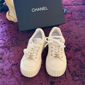 Women's Cream Sneakers